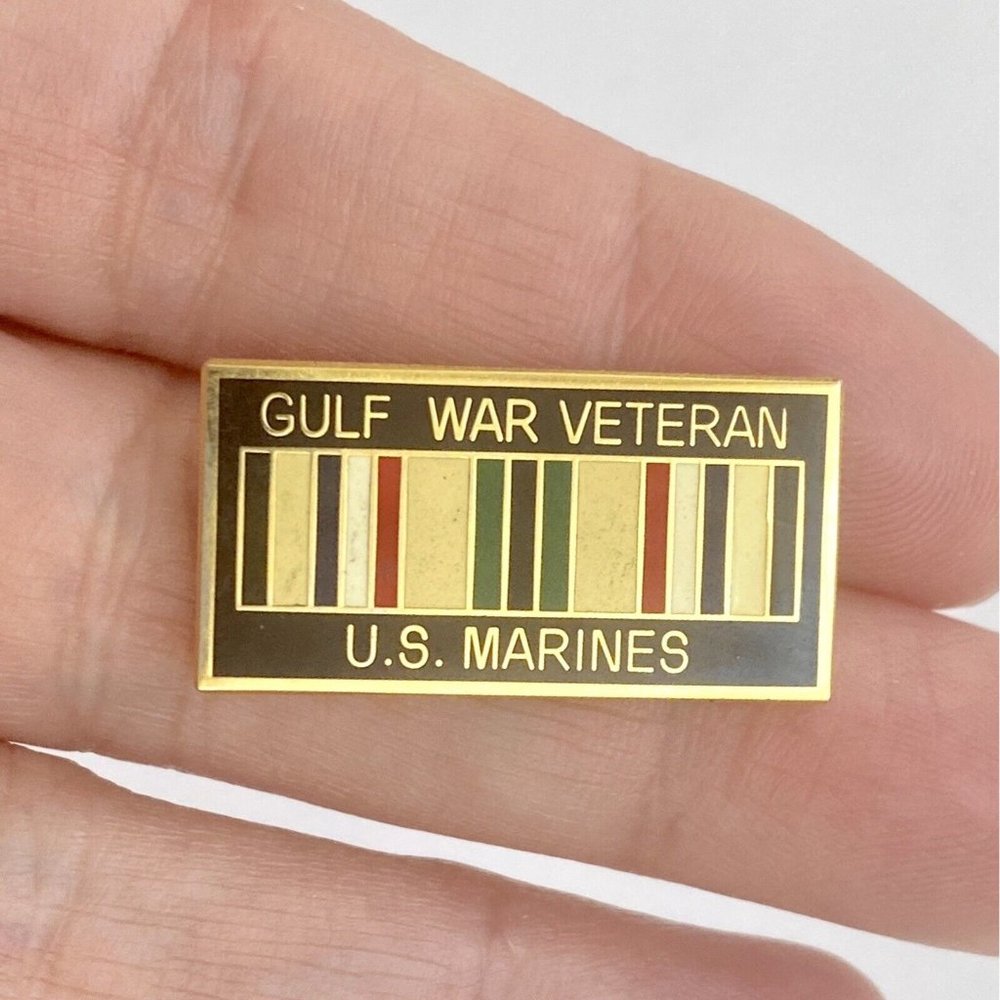 US Marines Gulf War Veteran Ribbon Badge Hat Lapel Pin P14247 Single Prong 1.2”
